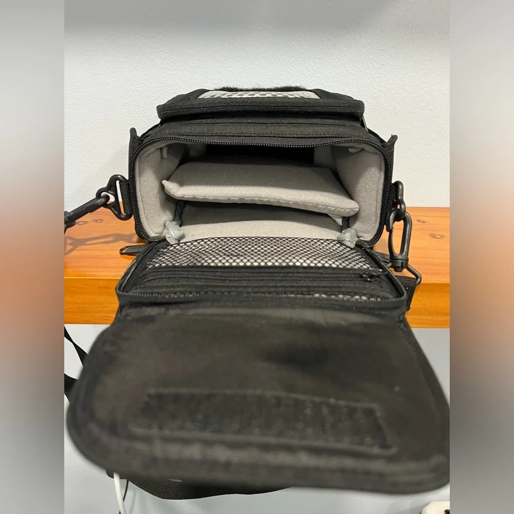 LowePro Edit 110 Digital Video Camera Carry Case Bag Black Crossbody EXCELLENT